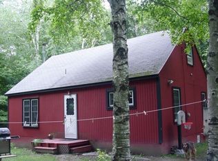 504 Atwood Dr, Pownal, VT 05261