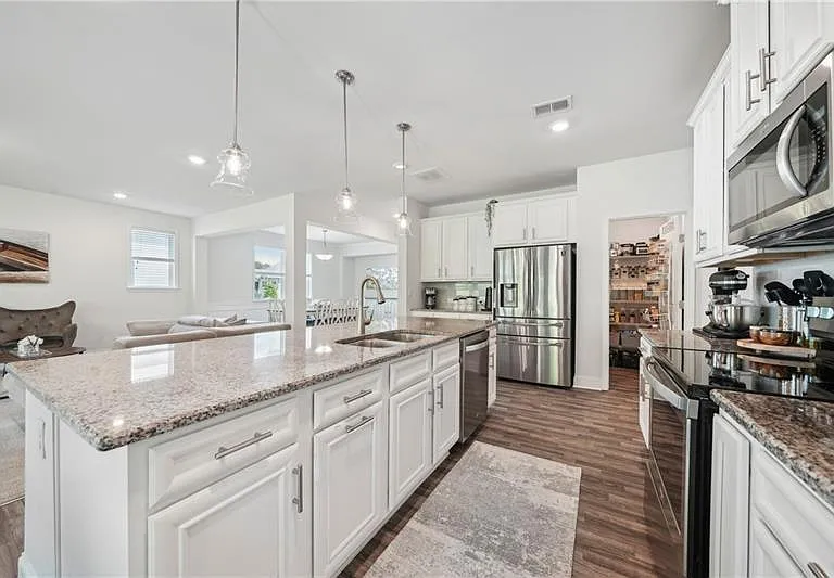 7455 Easton Valley Ln — Photo 14