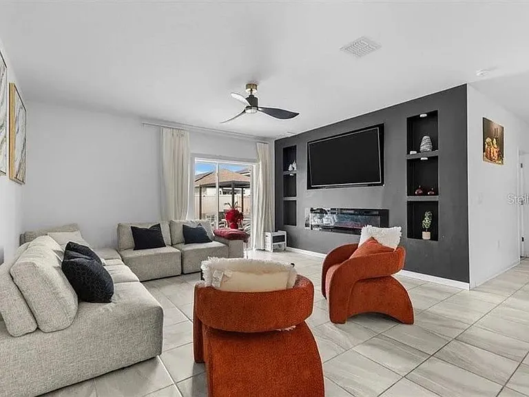 570 Jett Ln — Photo 7