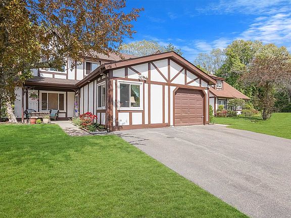 3rd image of 39 Briar Hill Ct