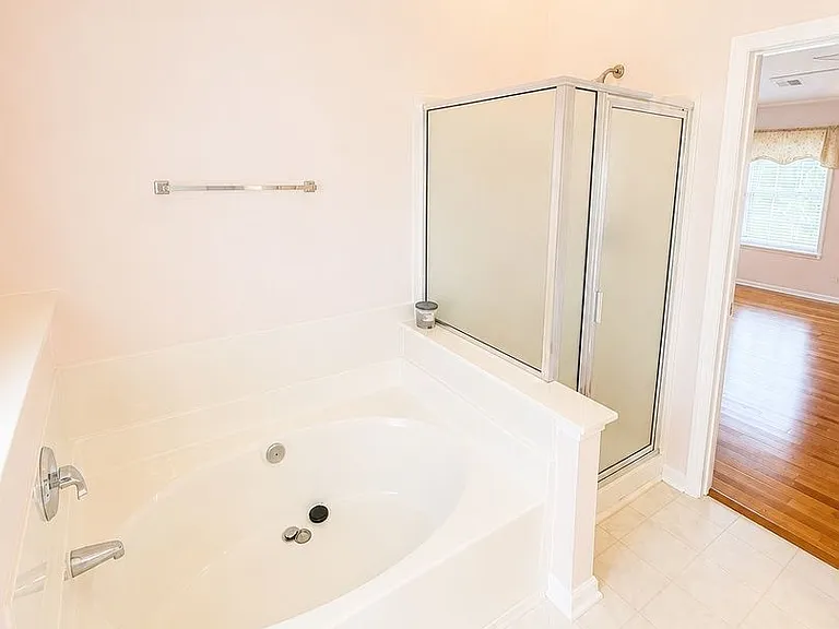 1525 Clarendon Way — Photo 28