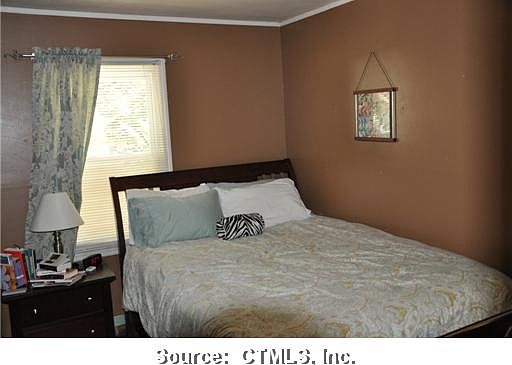 5th image of 66 Hollister Dr