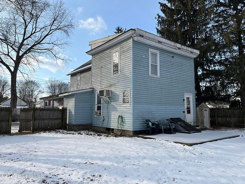 4th image of 20-22 Baldwin Ave