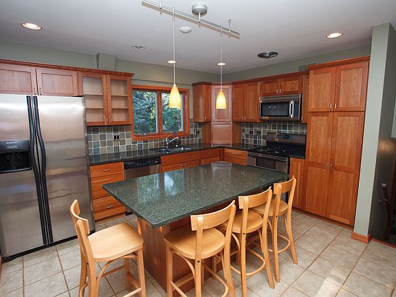 Eat in island Kitchen