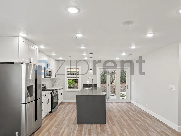 42740 Jefferson St — Photo 6