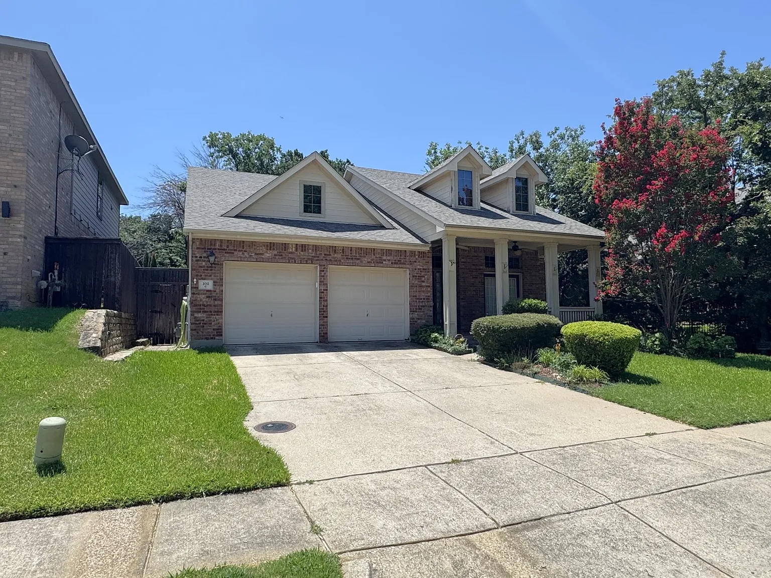 4 bed, 2521 sqft, $2,550 — Photo 2