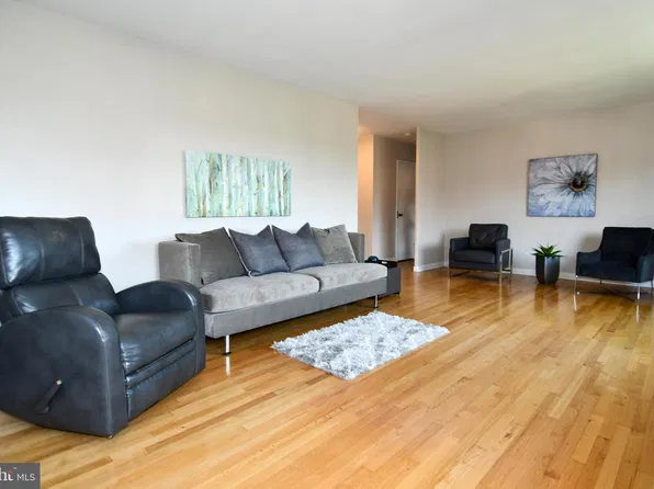 1200 S Arlington Ridge Rd APT 704, Arlington, VA 22202