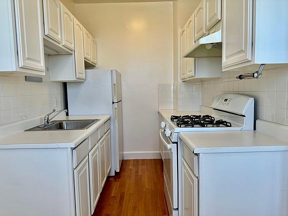 4th image of 1245 California St APT 506