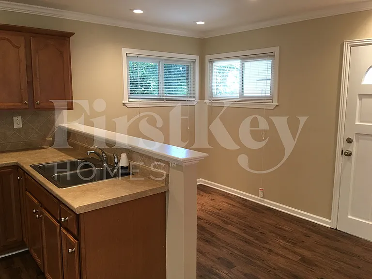 3393 Woods Dr — Photo 3