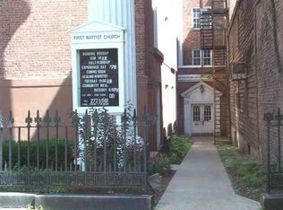 82 3rd St, Troy, NY 12180