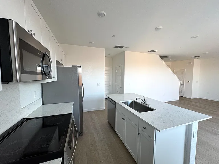8524 Anker Way — Photo 4