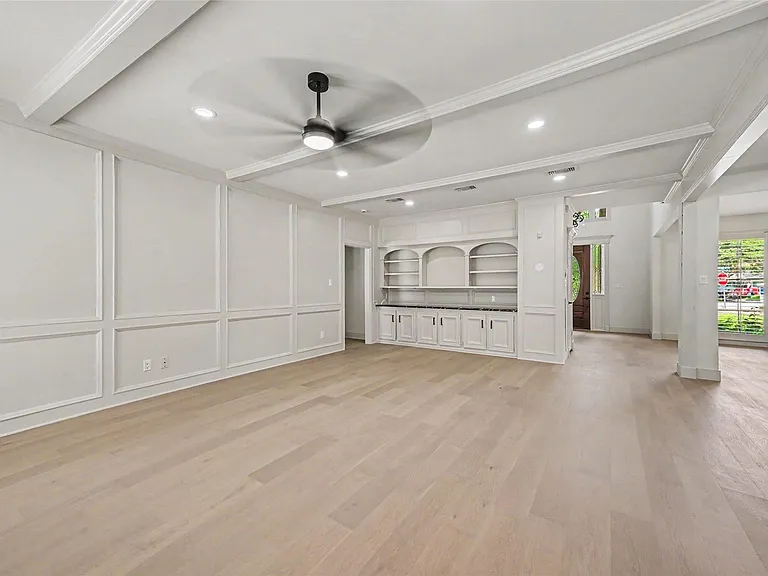507 Commodore Way — Photo 17