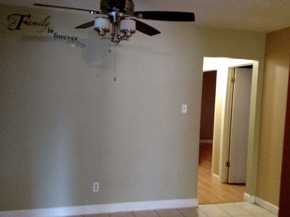 4th image of 605 Linda Ln