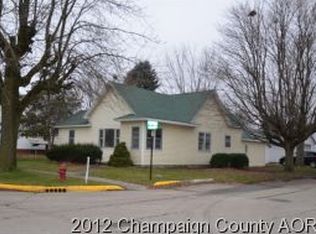 405 S Walnut St, Arthur, IL 61911