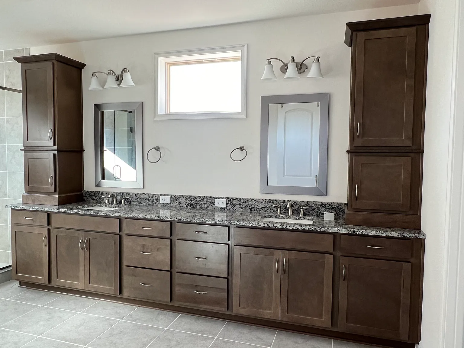 3 bed, 2261 sqft, $3,400 — Photo 2