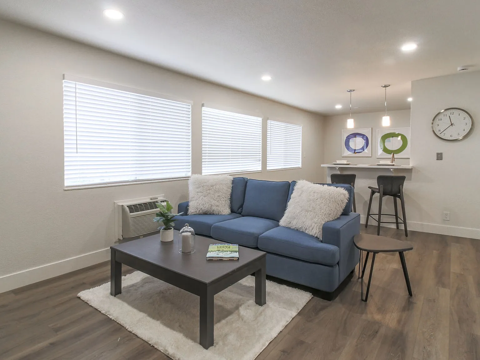 Aero Apartments — Photo 2