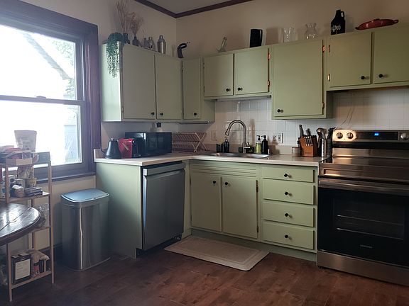5th image of 2125 E Washington Ave APT 1
