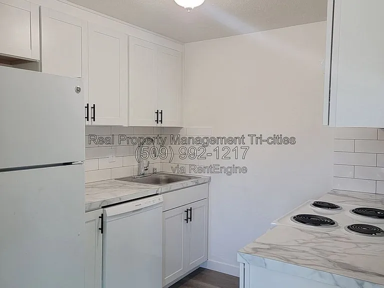 3401 W 1st Pl #4 — Photo 5