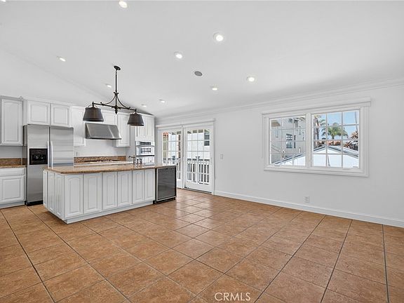 5th image of 415 1/2 Heliotrope Ave