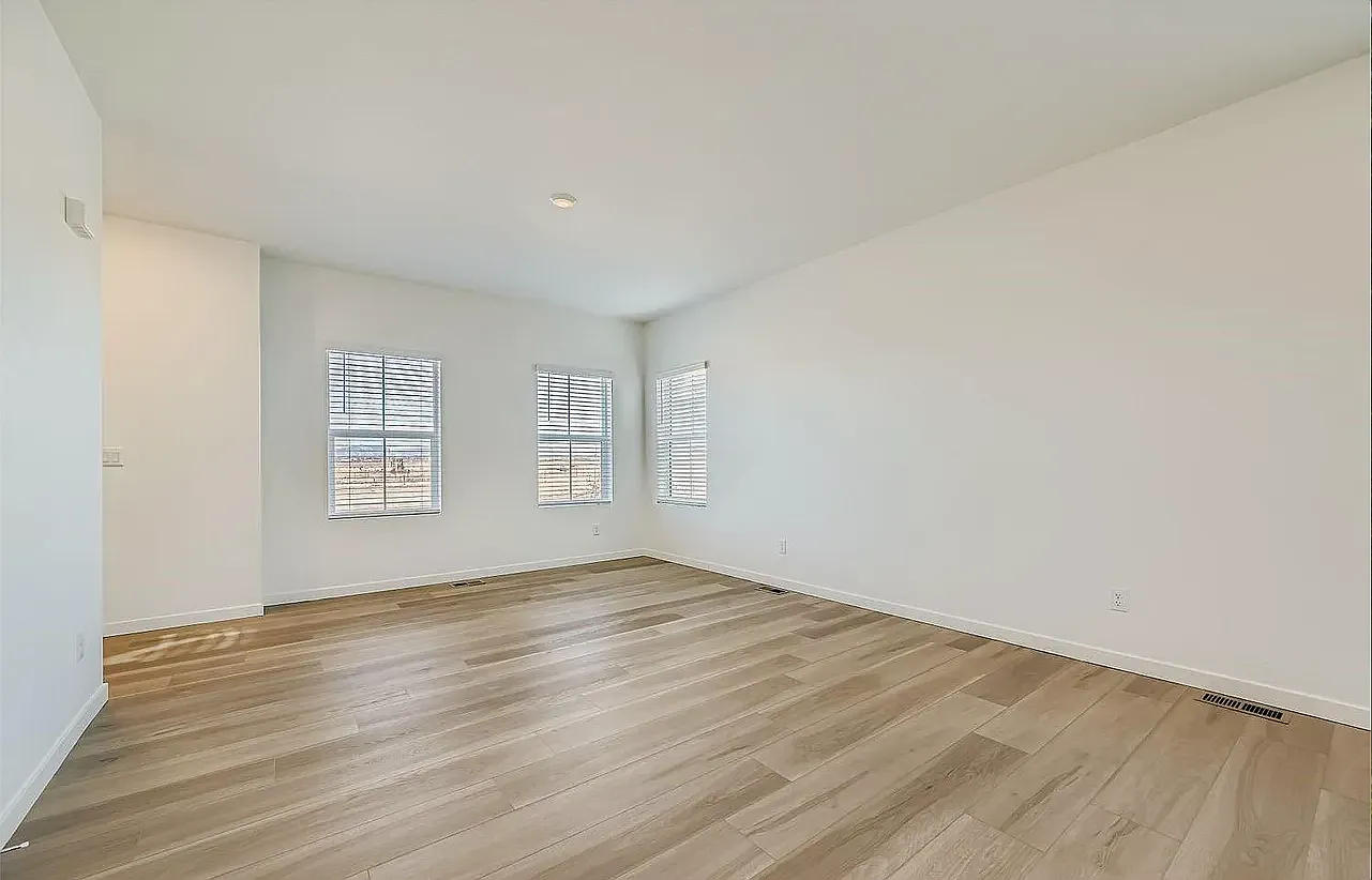 3 bed, 2.5 bath, 1474 sqft, $2,800 — Photo 3