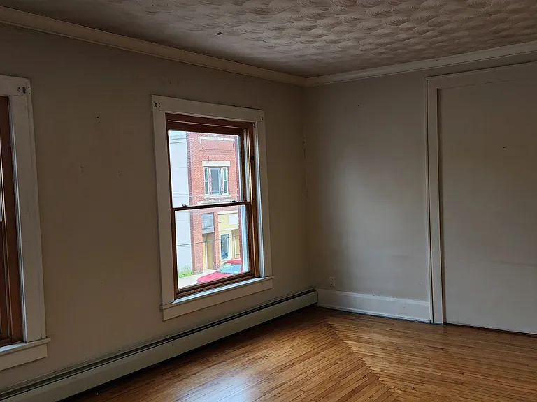 18 N Main St — Photo 8
