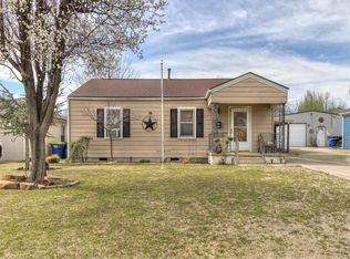 1124 S Miles Ave, El Reno, OK 73036