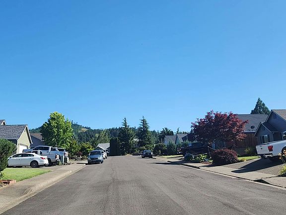 5th image of 204 Greyfox Dr