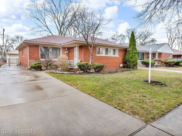 21651 Cloverlawn St, Oak Park, MI 48237