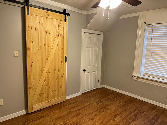 3rd image of 1546 Greenup St #24