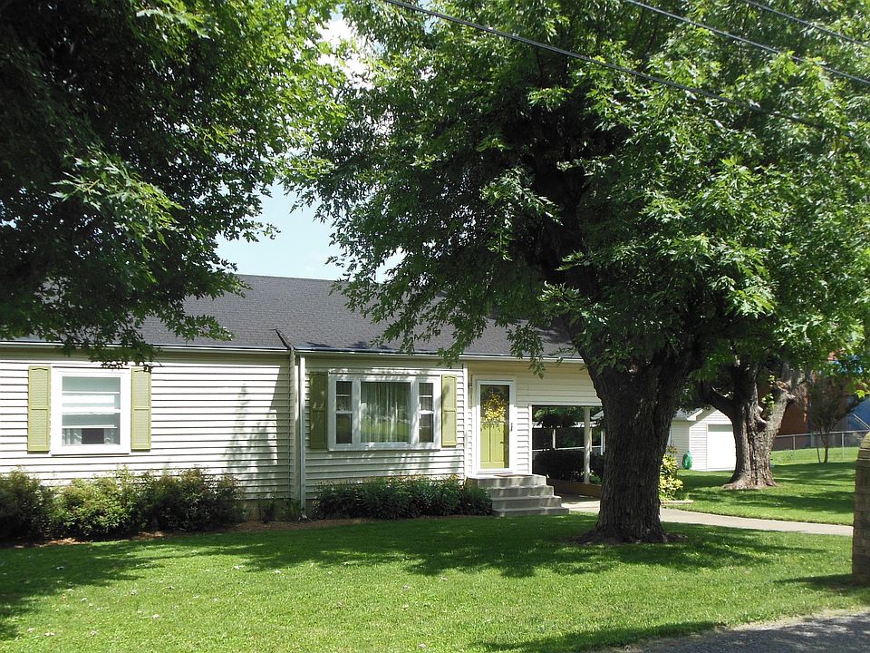 2nd image of 110 Elementary Dr