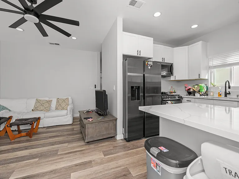 5229 E Falls View Dr — Photo 4