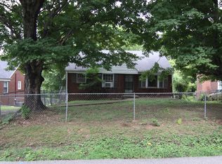 1154 Ridgeway Dr, Clarksville, TN 37040