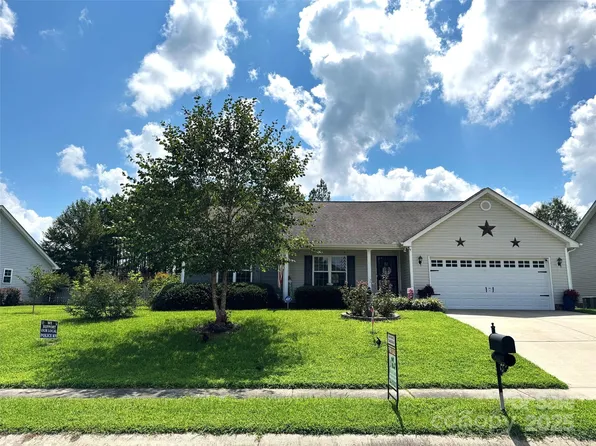 630 Scarlet Leaf Ln, Oakboro, NC 28129