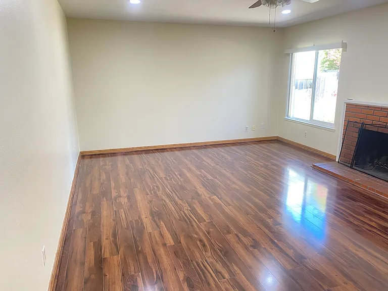 662 Catalina Dr — Photo 7