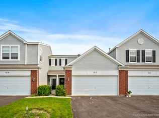 617 Springbrook Trl N #617, Oswego, IL 60543