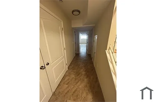 261 York Ave Photo 1