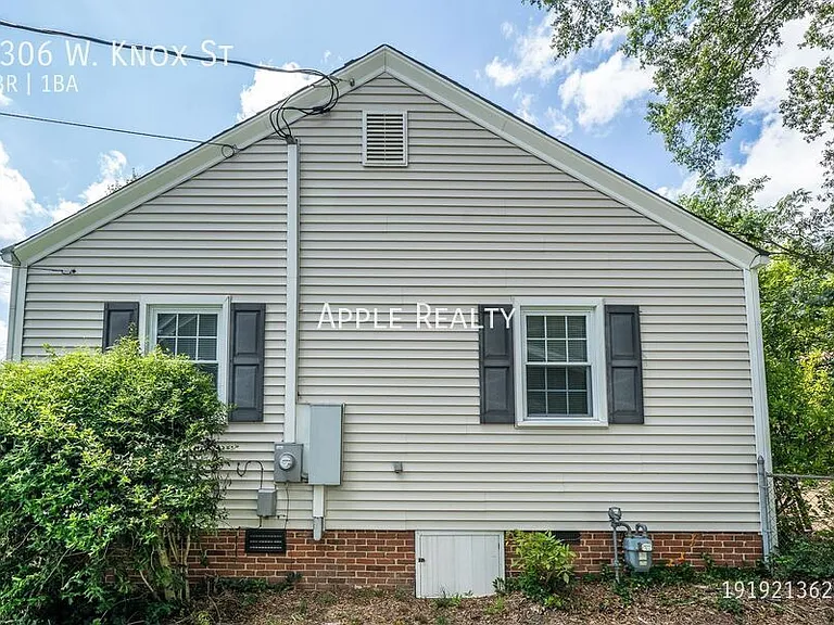 2306 W Knox St — Photo 14