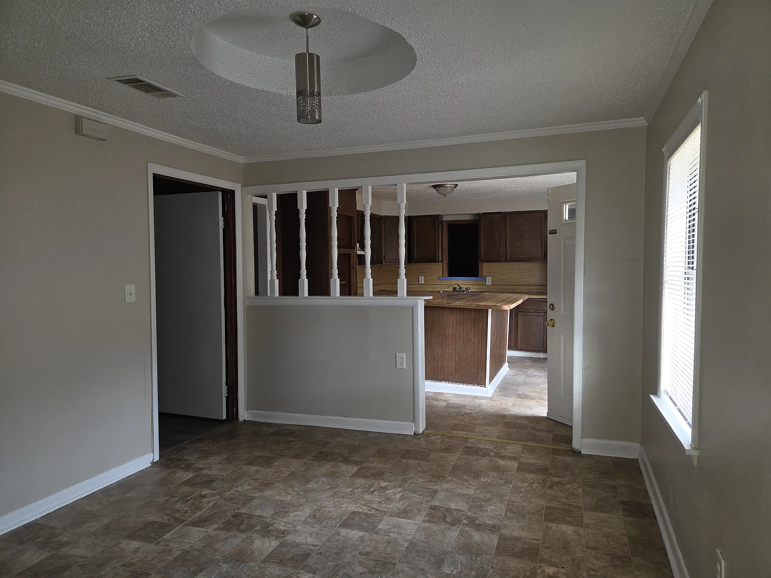 3 bed, 1650 sqft, $1,200 — Photo 3