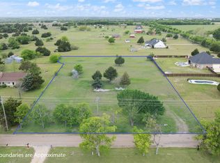 3215 Blackchamp Rd, Waxahachie, TX 75167