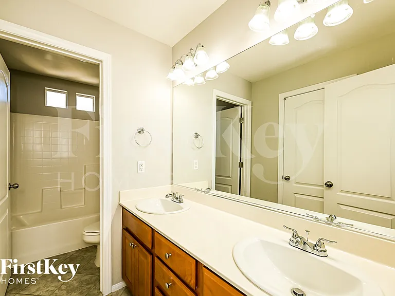 8324 Mokena Ave — Photo 13