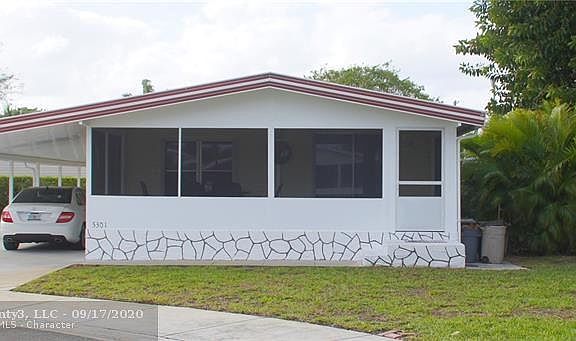3rd image of 5301 SW 29th Ave