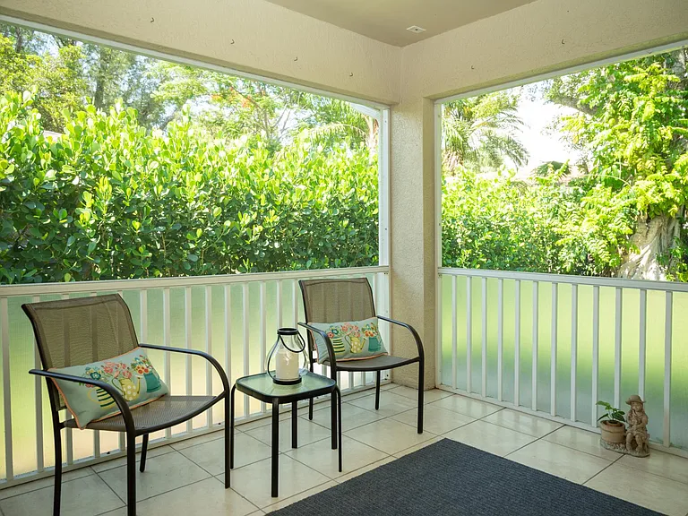 2247 Pineland Ave — Photo 34