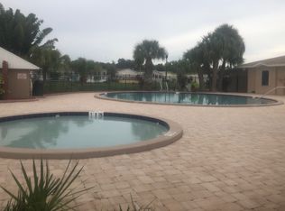 1262 Four Seasons Blvd #145, Tampa, FL 33613