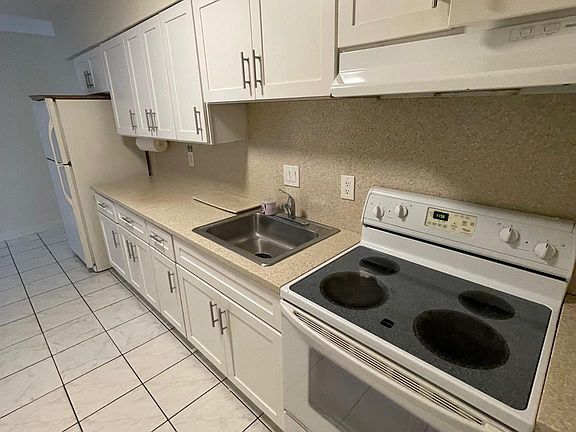 4th image of 2446 Wilson Street