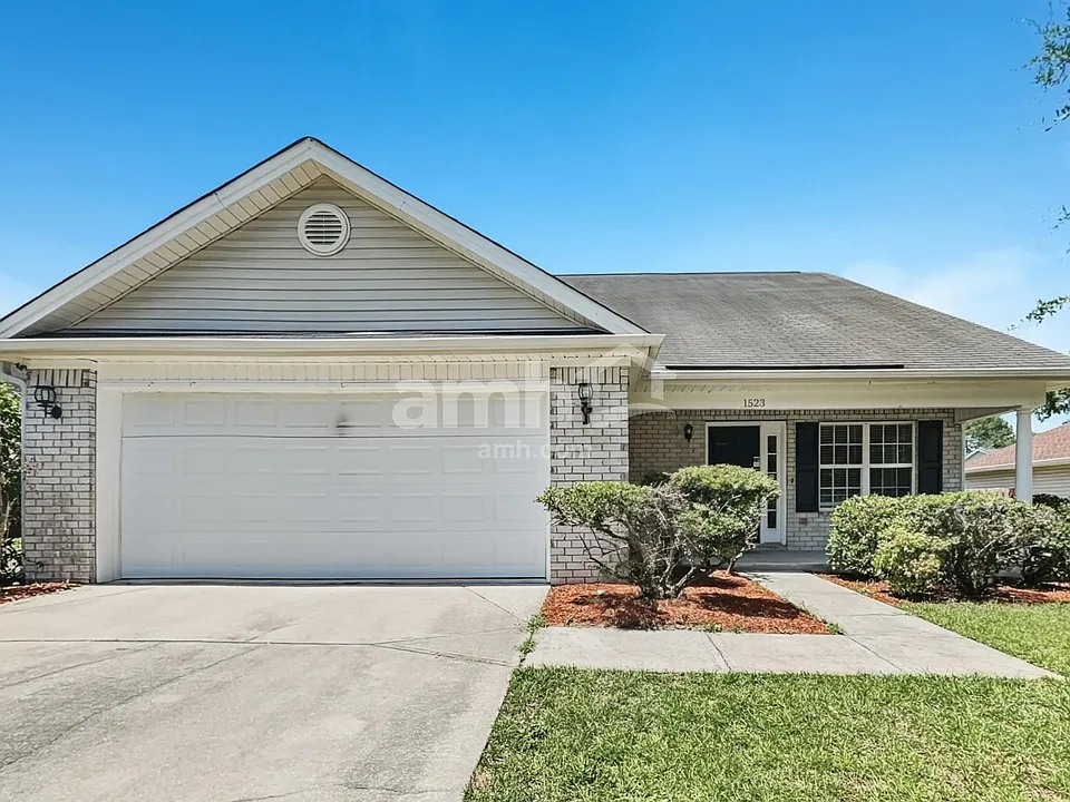 1523 Bradley Blvd