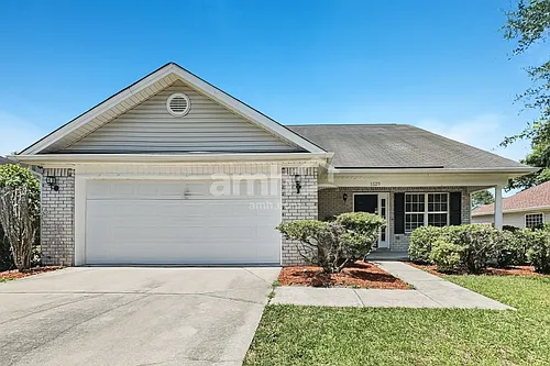 1523 Bradley Blvd Photo 1