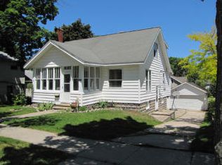 302 5th Ave, Manistee, MI 49660