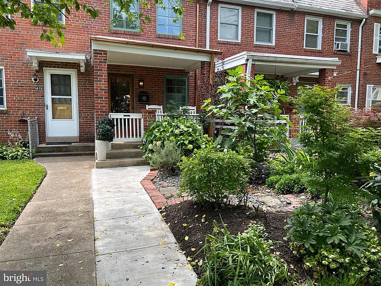 418 N Henry St — Photo 59