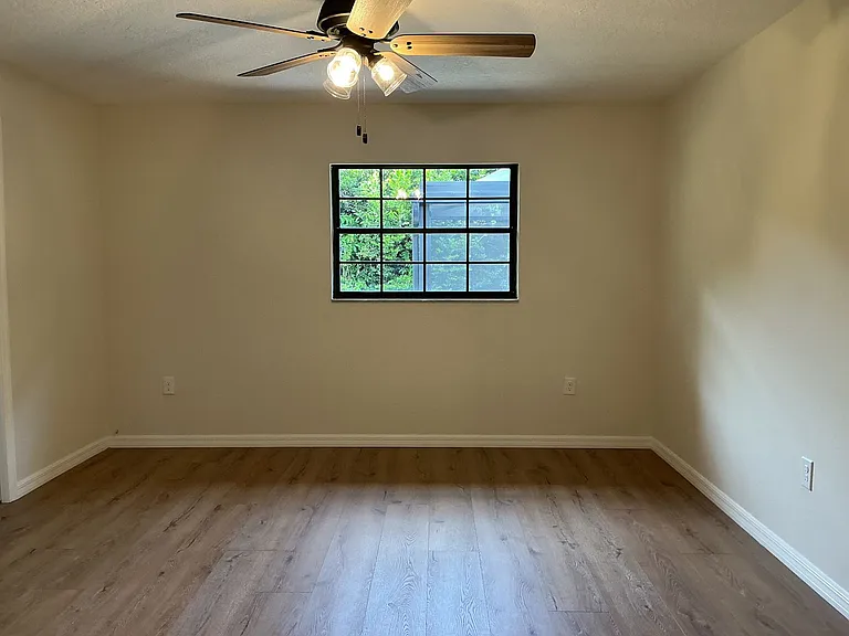 512 Poppell Dr — Photo 10