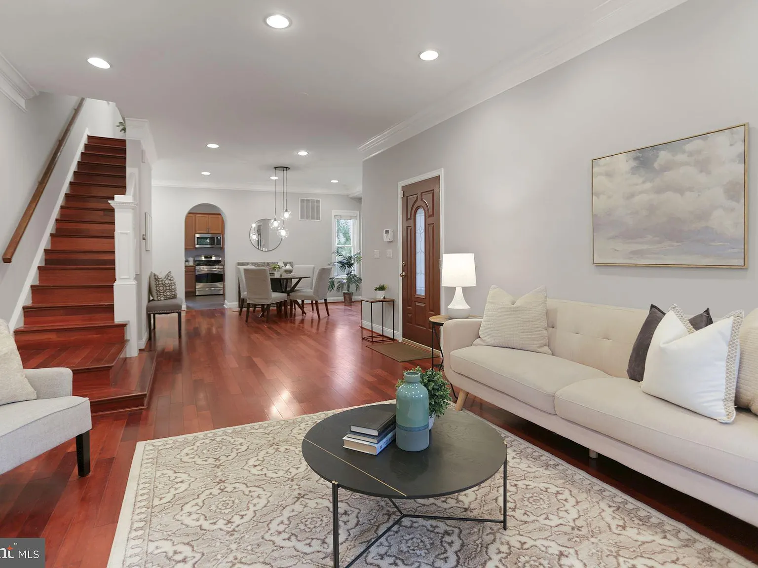 3 bed, 5.0 bath, 2074 sqft, $4,500 — Photo 4